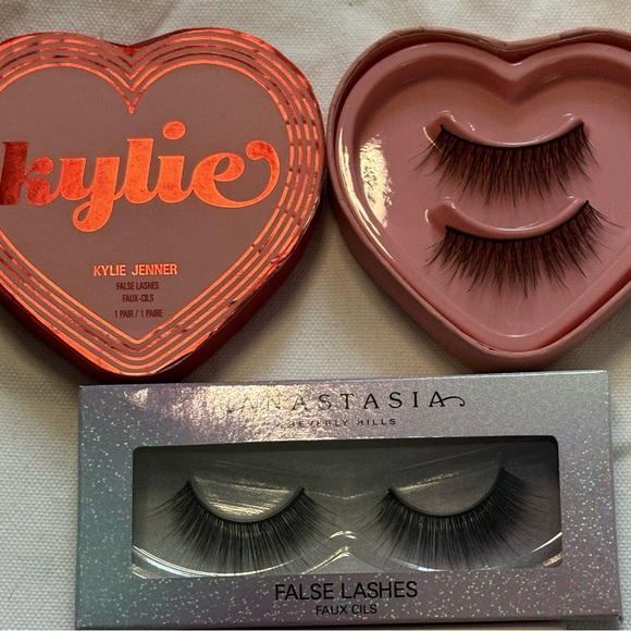 False Eyelash Variety - Sale! - Picture 1 of 3
